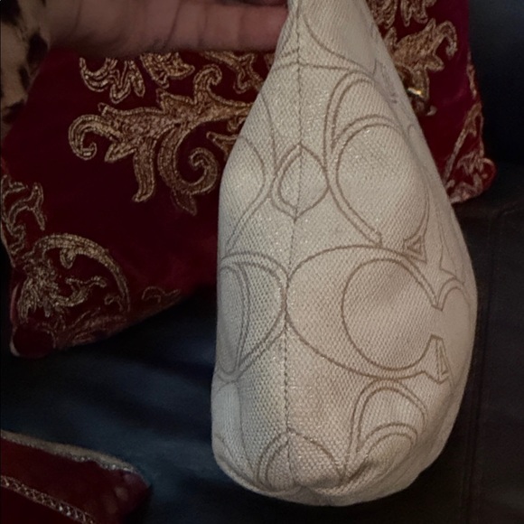 Coach Penelope Metallic Gold Signature Canvas Shoulder Bag w/Lock. - Picture 4 of 10